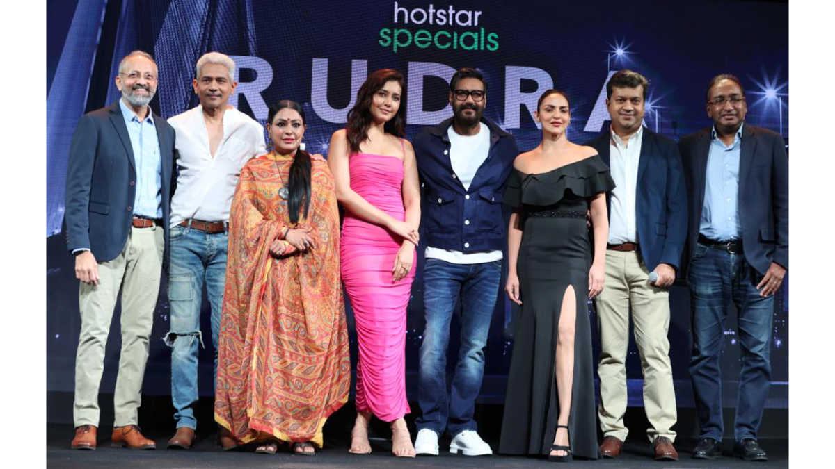 Rajesh-Mapuskar-Atul-Kulkarni-Ashwini-Kalsekar-Raashii-Khanna-Ajay-Devgn-Esha-De.jpg